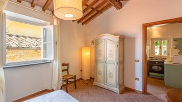 1 bedroom, iron/ironing board, rollaway beds, free WiFi