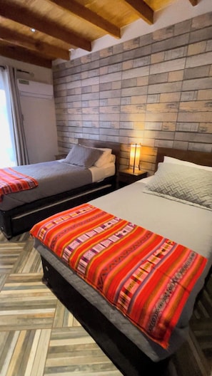 Coffres-forts dans les chambres, Wi-Fi gratuit, draps fournis