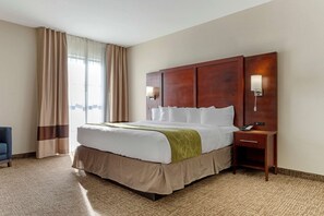 Bureau, espace de travail pour ordinateur portable, rideaux occultants