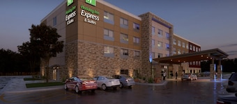 Holiday Inn Express & Suites Rice Lake by IHG