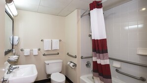 Superior Room, 1 King Bed, Accessible, Non Smoking | Bathroom - Red Roof Inn Cortland (Cortland)