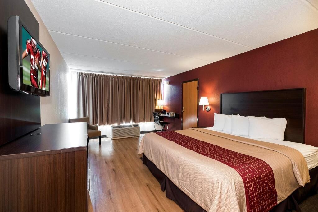 Escritorio y espacio para trabajar con laptop 