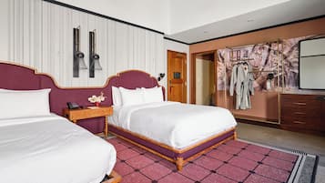 Habitación doble estándar | Ropa de cama de alta calidad y minibar