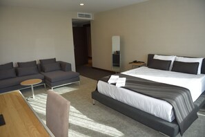 Ropa de cama de alta calidad y minibar