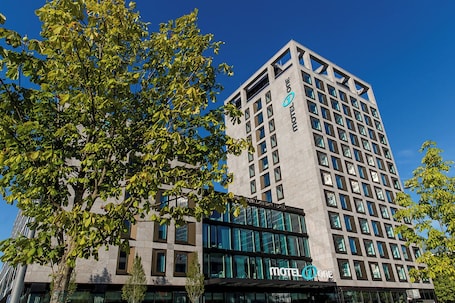 Property entrance. Motel One München-Parkstadt Schwabing