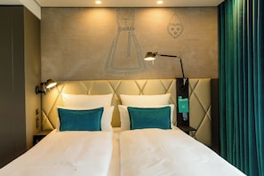 Hypo-allergenic bedding, in-room safe, desk, soundproofing