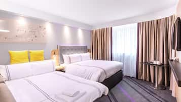 Standard-Vierbettzimmer | Zimmersafe, Verdunkelungsvorhänge, schallisolierte Zimmer