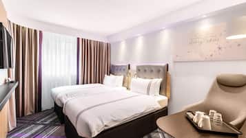 Quarto duplo standard | Cofres nos quartos, cortinas blackout, quartos à prova de som