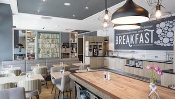 Dagelijks ontbijtbuffet (EUR 17.9 per persoon)