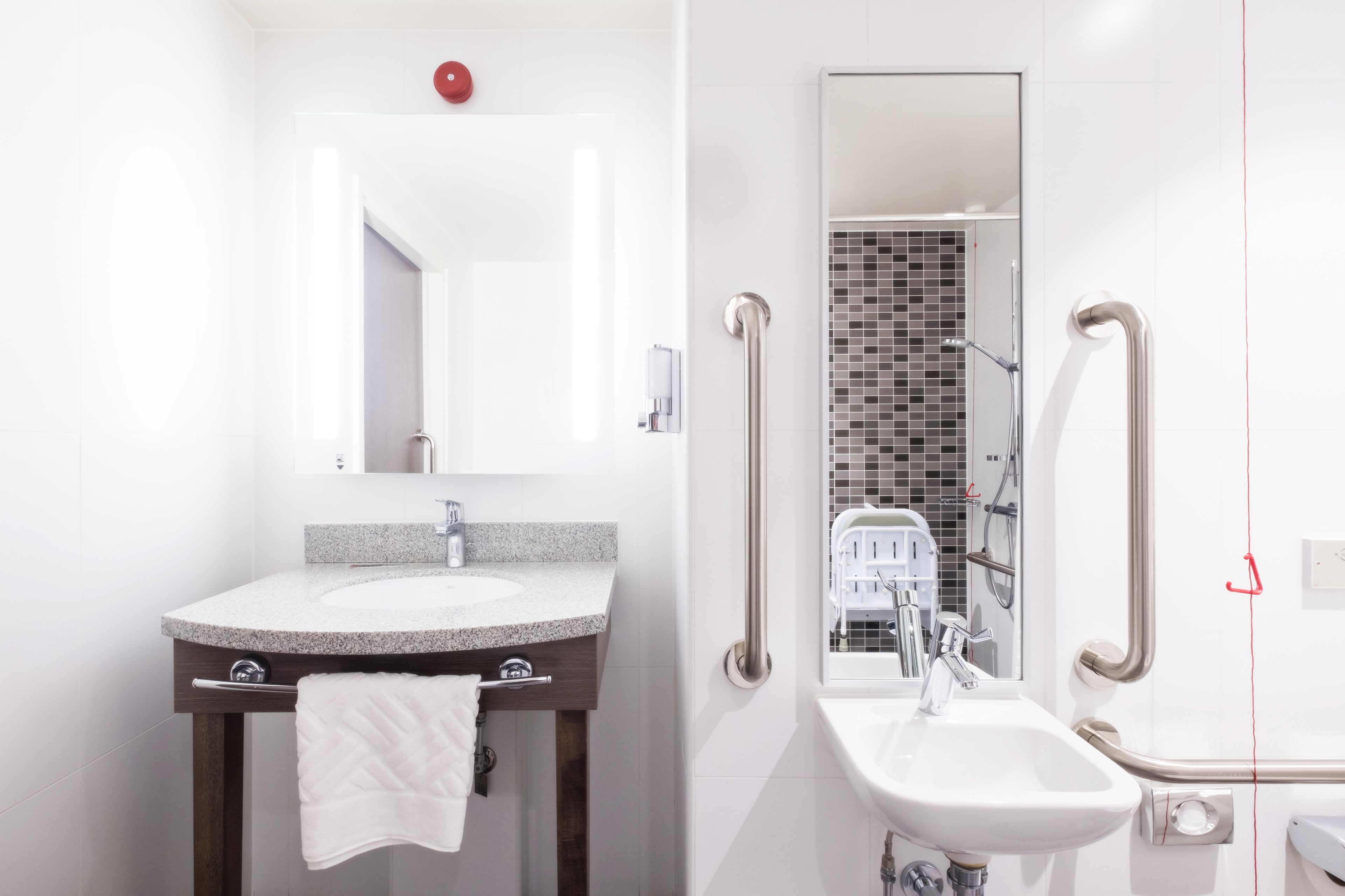 room, 1 queen bed, accessible | bathroom | shower, free toiletries, hair dryer, towels