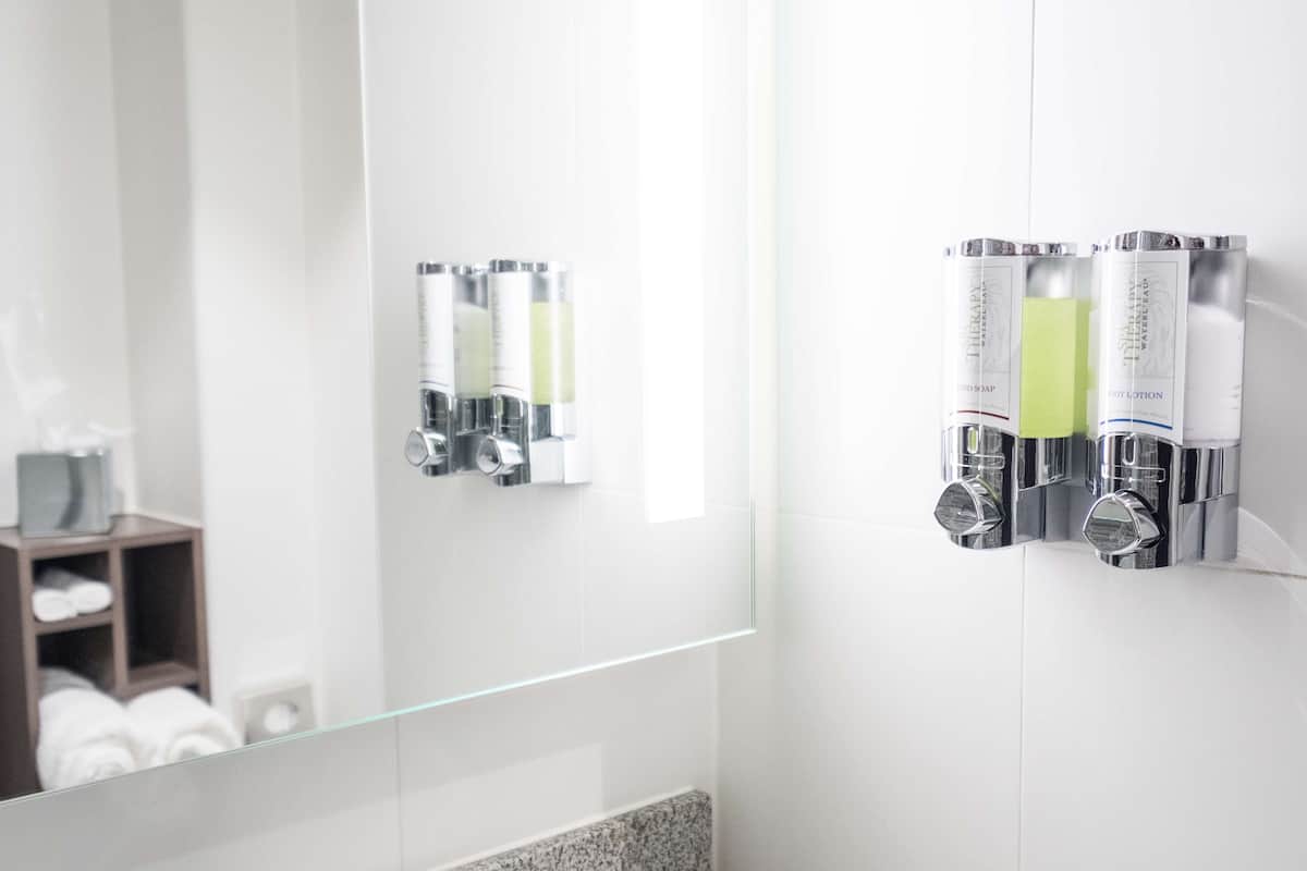 shower, free toiletries, hair dryer, towels