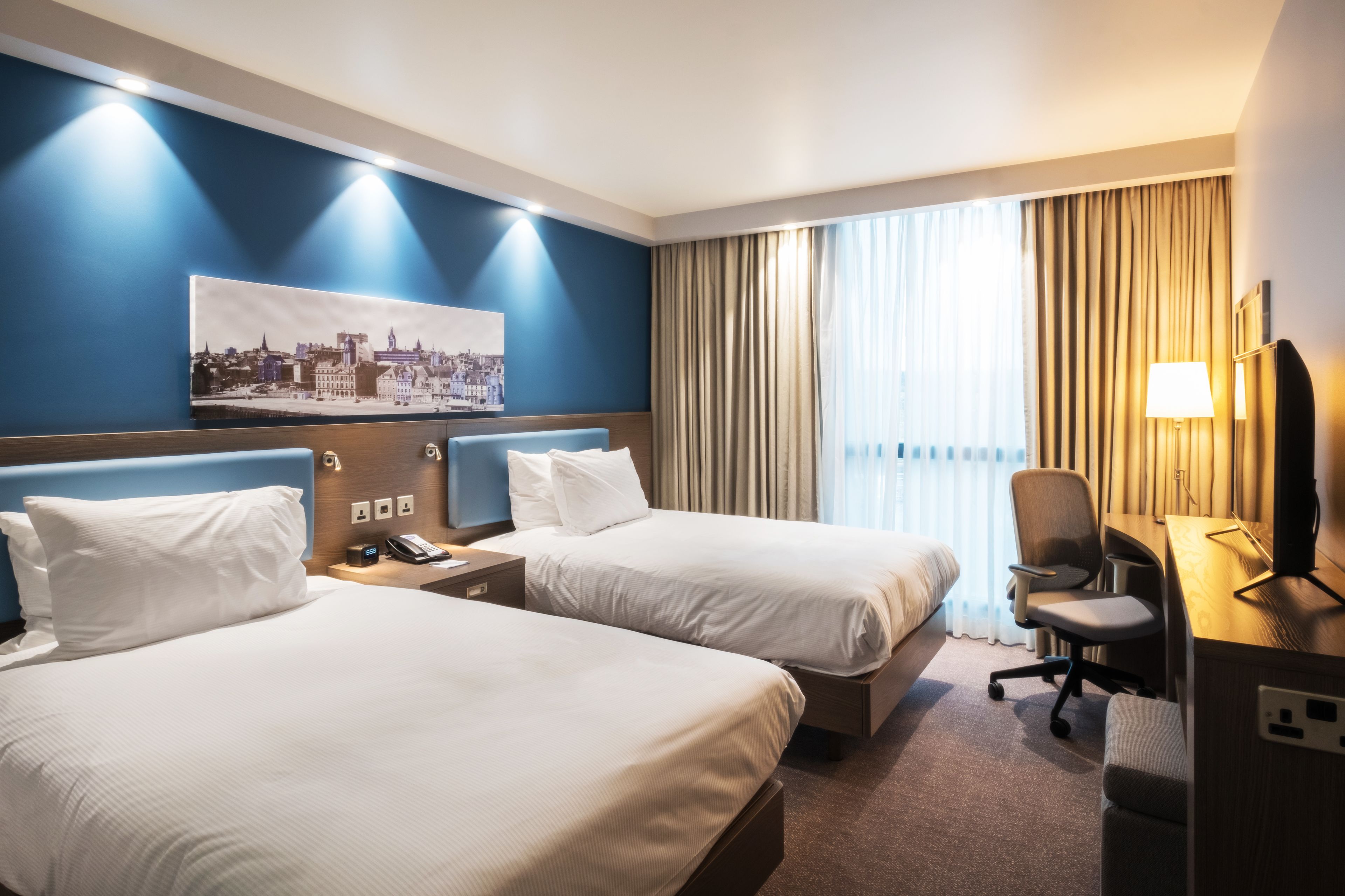 twin room, non smoking | in-room safe, desk, soundproofing, free wifi