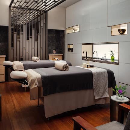 Couples treatment rooms, sauna, hot tub, steam room, body treatments