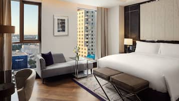 Deluxe Room, 1 King Bed, City View | Minibar, in-room safe, desk, laptop workspace