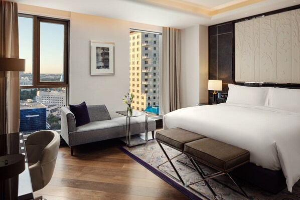 Deluxe Room, 1 King Bed, City View