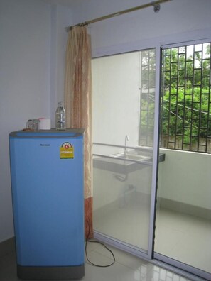 Desk, free WiFi - Grand Perfect Apartment (Udon Thani)
