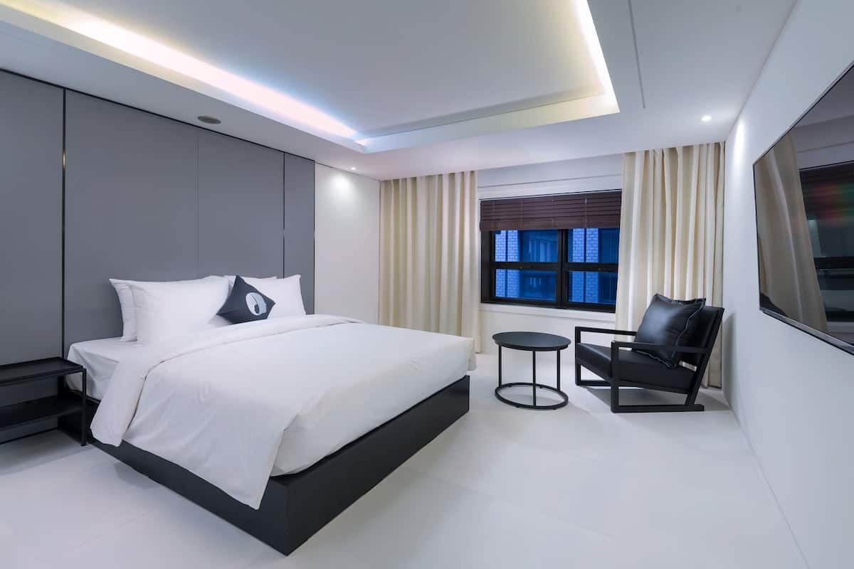 Executive Deluxe Double Room | Tende oscuranti, Wi-Fi gratuito