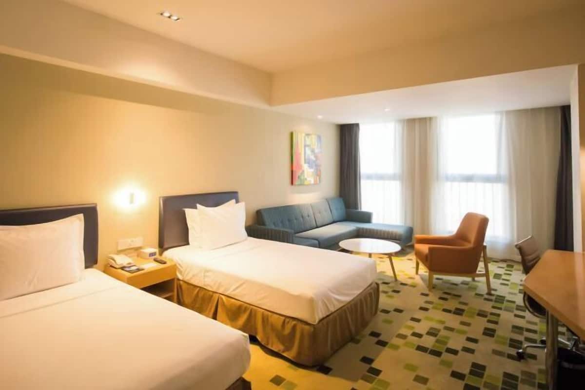 In-room safe, desk, soundproofing, WiFi