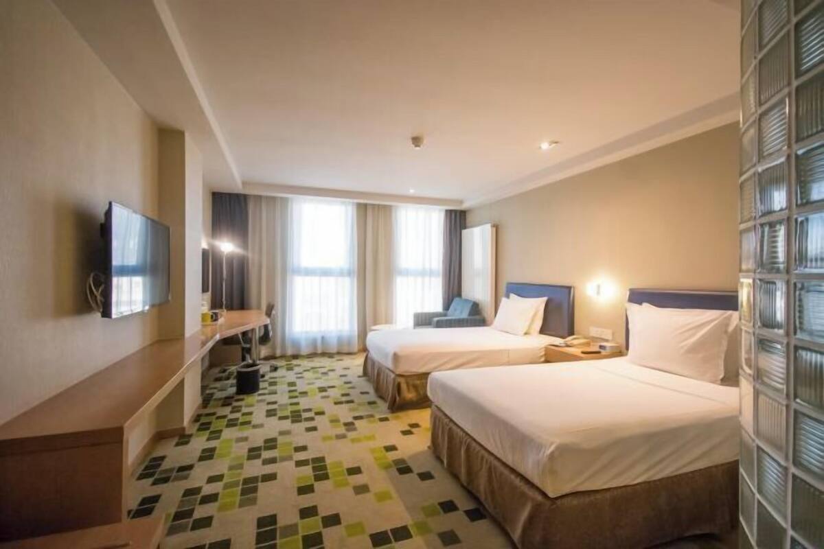 In-room safe, desk, soundproofing, WiFi