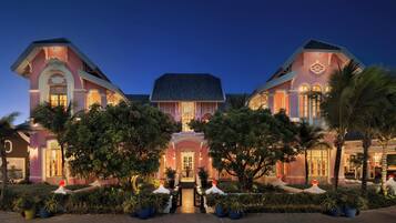 4 restaurants, breakfast, lunch, dinner served; French cuisine