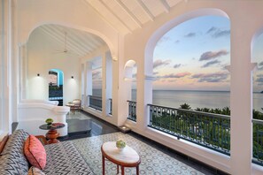 Executive-Suite, 1 King-Bett und Schlafsofa (Balcony) | Strand-/Meerblick