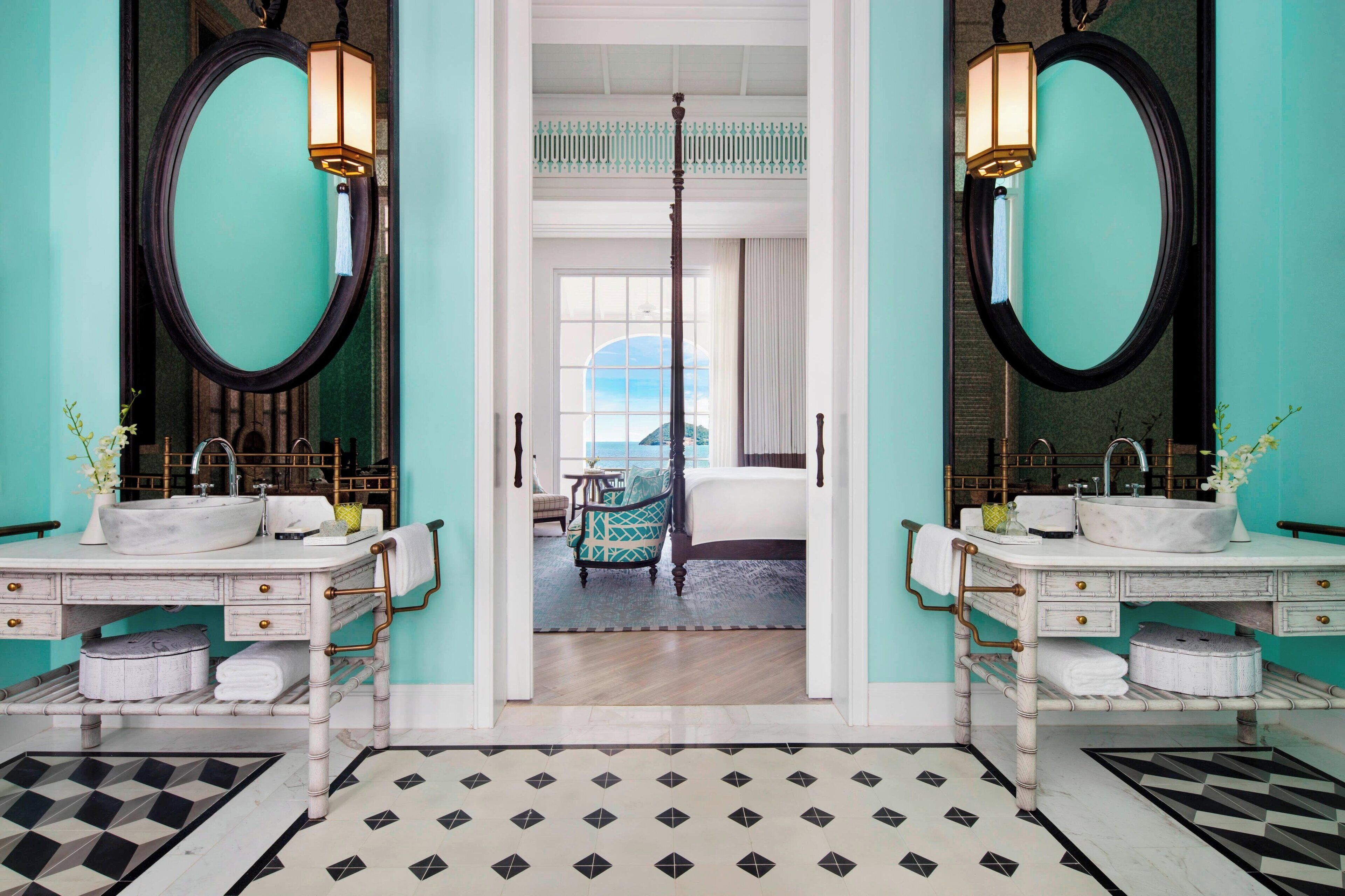 executive suite, 1 king bed with sofa bed, non smoking, balcony | bathroom | separate bathtub and shower, deep-soaking bathtub, rainfall showerhead