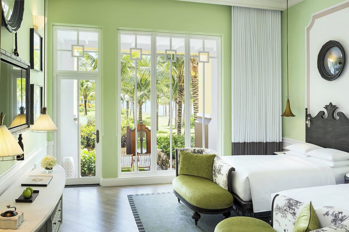1 bedroom, premium bedding, pillowtop beds, in-room safe