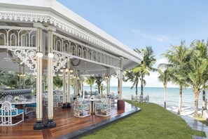 4 restaurants, breakfast, lunch, dinner served; French cuisine 
