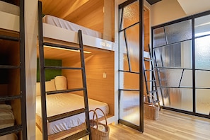 Caja de seguridad en la habitación, cortinas blackout y wifi gratis