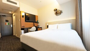 Premium bedding, down comforters, pillowtop beds, in-room safe - Premier Hotel CABIN PRESIDENT Osaka (Osaka)