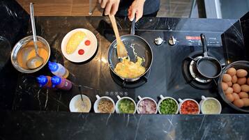 Café da manhã com buffet todos os dias (IDR 50000 por pessoa)