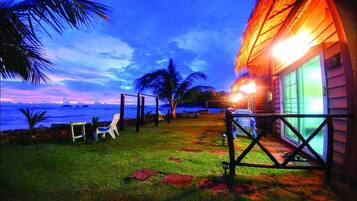 In-room safe, free WiFi, bed sheets