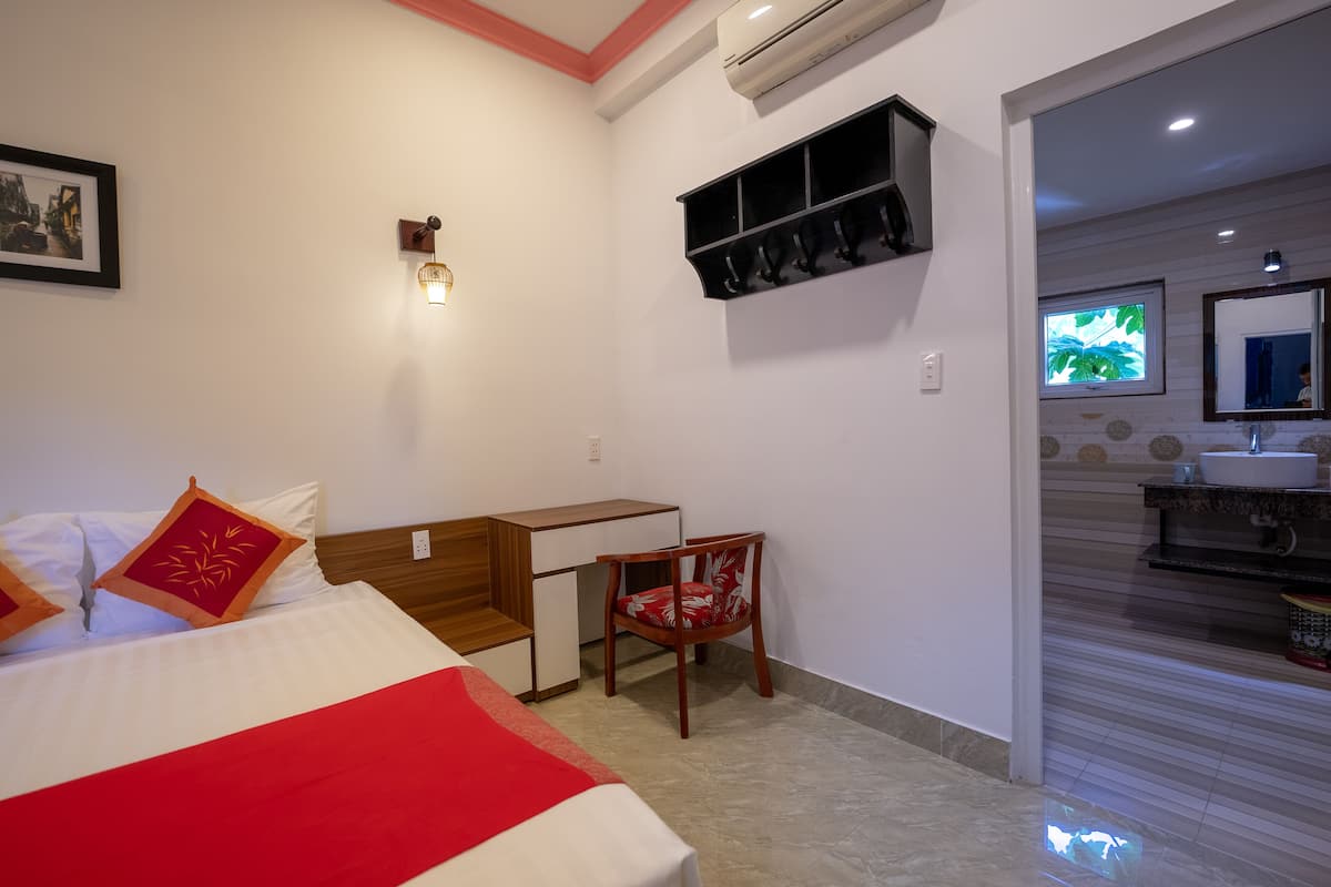 Superior Room | Minibar, desk, laptop workspace, blackout drapes