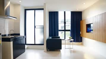 Grand Deluxe Suite | 客廳 | 32 吋LCD 電視連有線電視頻道、電視