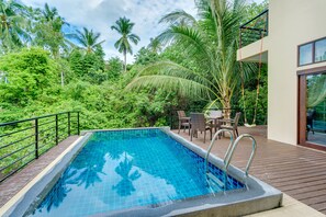 Kolam renang outdoor
