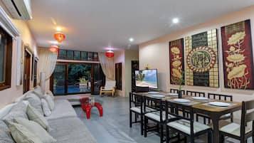 4 bedrooms, in-room safe, blackout curtains, soundproofing