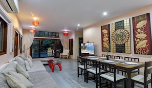 4 bedrooms, in-room safe, blackout drapes, soundproofing
