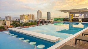Infinity pool - Unique Regency Pattaya (Pattaya)