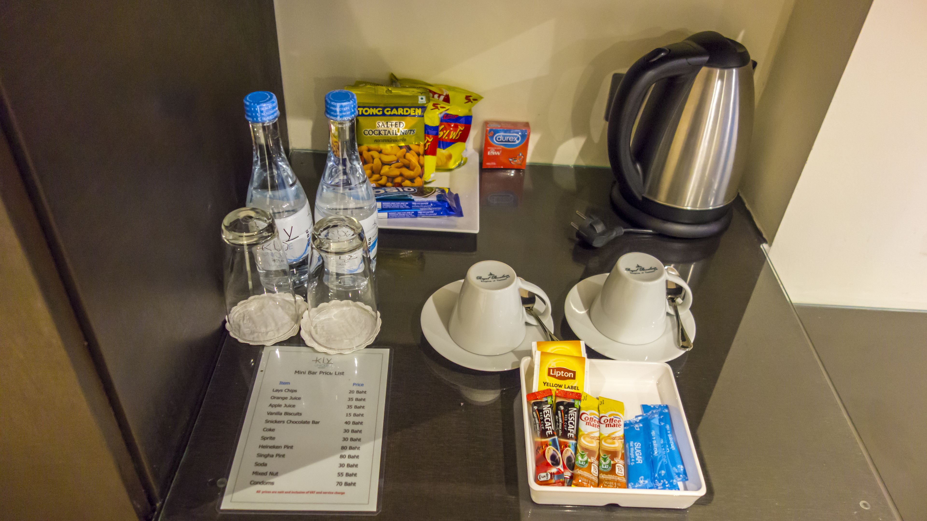 deluxe room | minibar