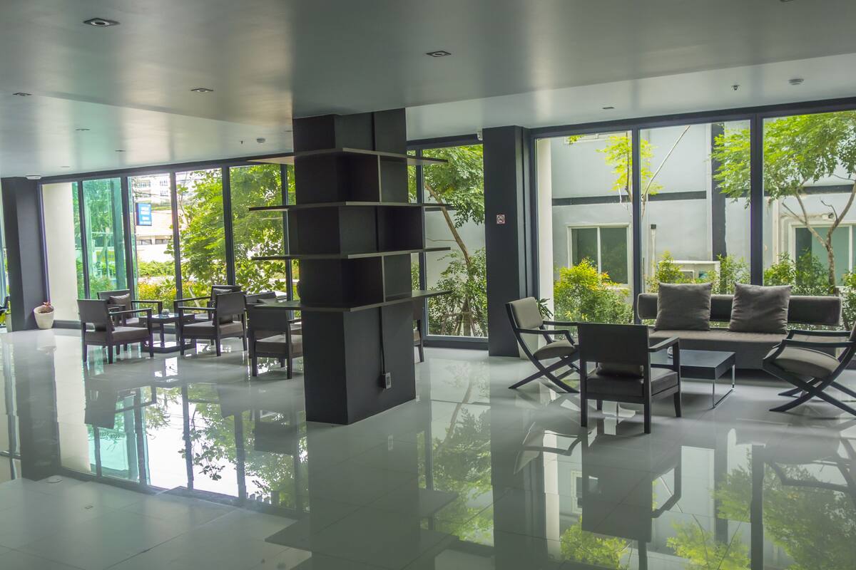 rooftop bar, poolside views, open daily