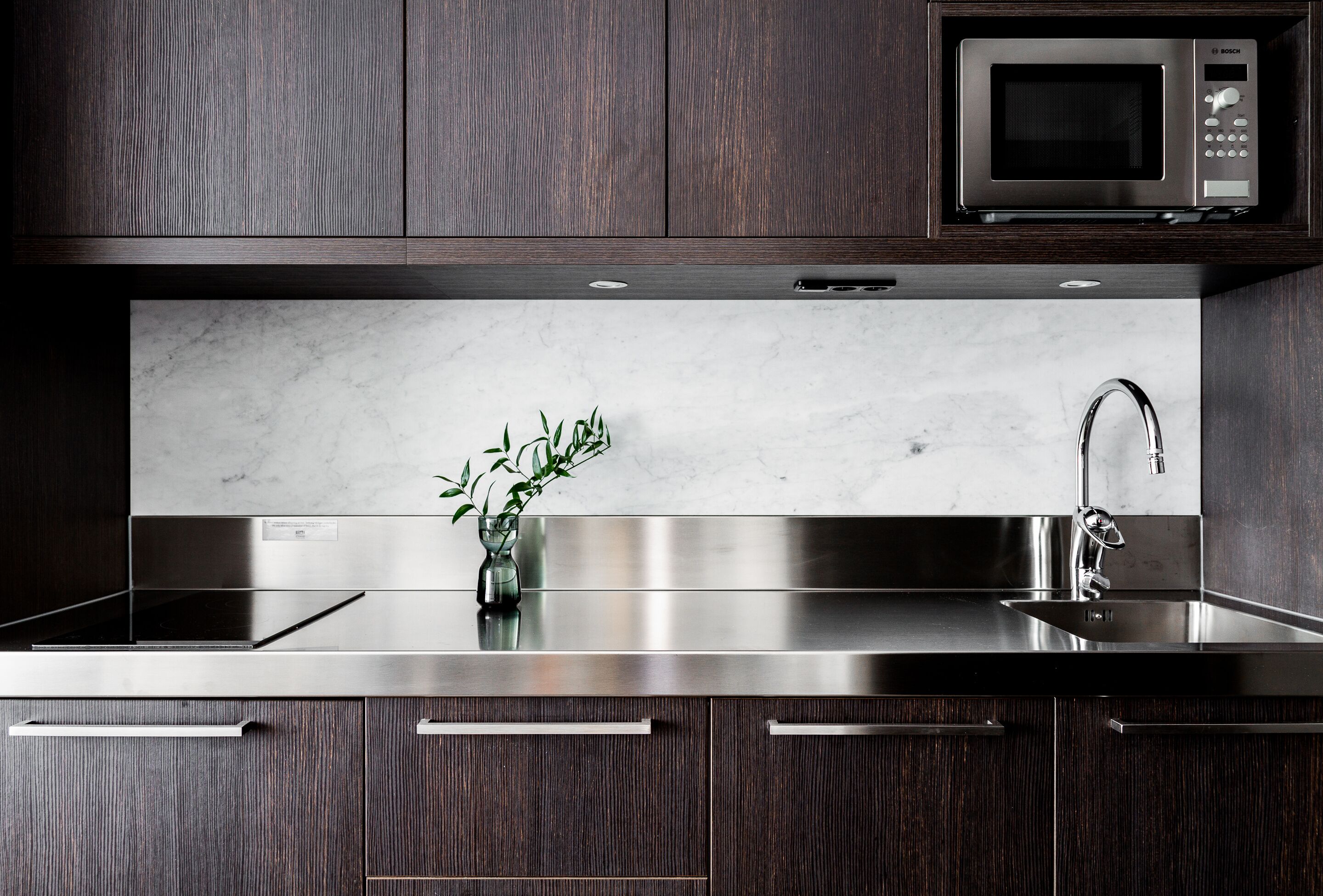 fridge, microwave, stovetop, dishwasher