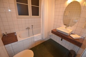 Bruser, gratis toiletartikler, hårtørrer