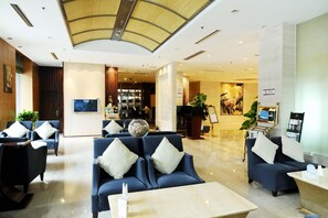 Lobby sitting area - Sovereign Hotel KunShan (Suzhou)