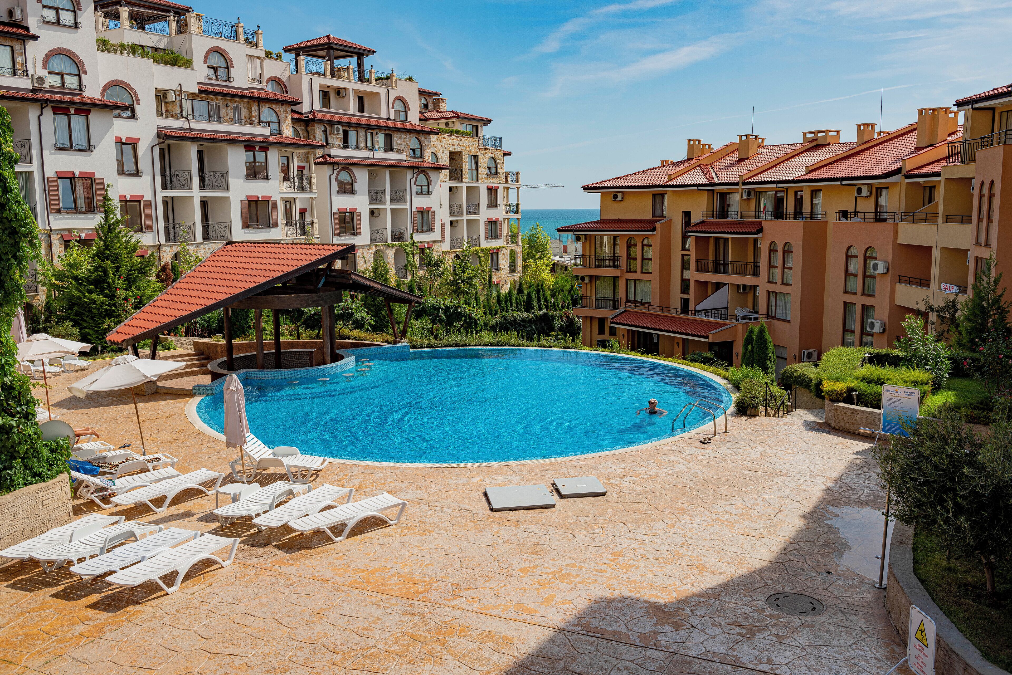 Seasonal outdoor pool