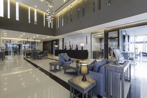 Lobby sitting area - Kantary Hotel & Serviced Apartments Amata, Bangpakong (Chonburi)