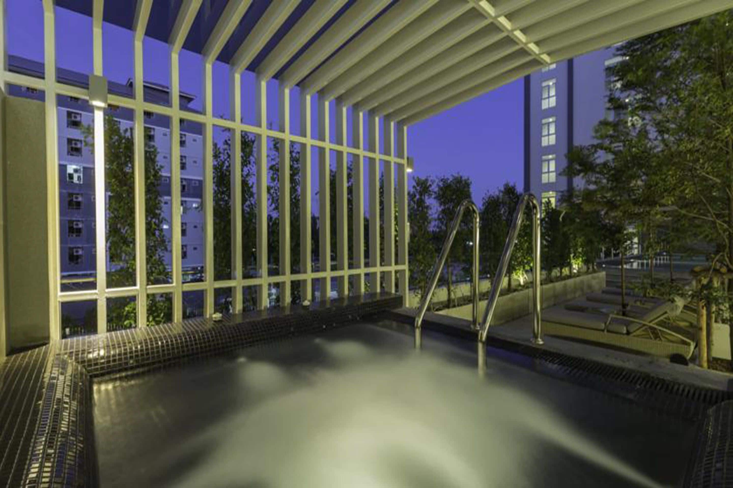 Outdoor pool, pool loungers