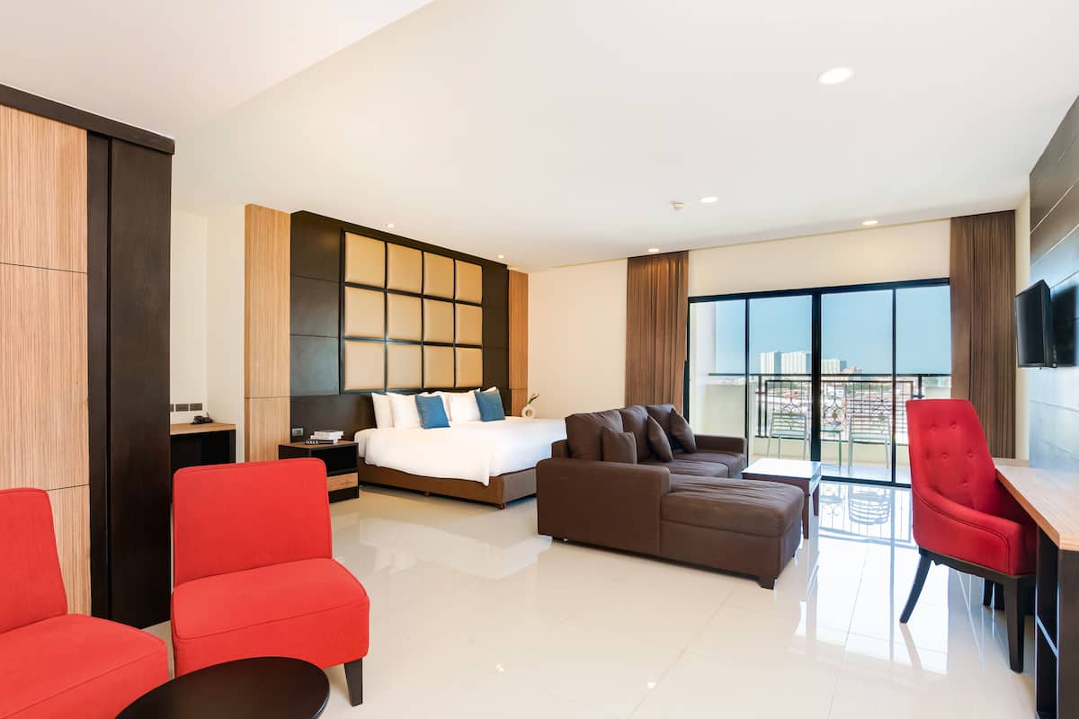 Premium Grand Suite with Terrace and Partial View | In-room safe, desk, blackout drapes, iron/ironing board
