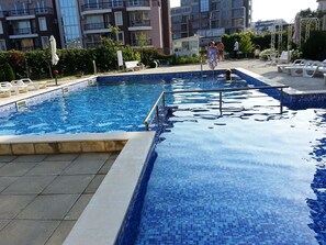 Piscine extérieure (ouverte en saison)