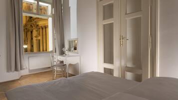 Deluxe Apartment | Hypo-allergenic bedding, desk, blackout drapes, iron/ironing board