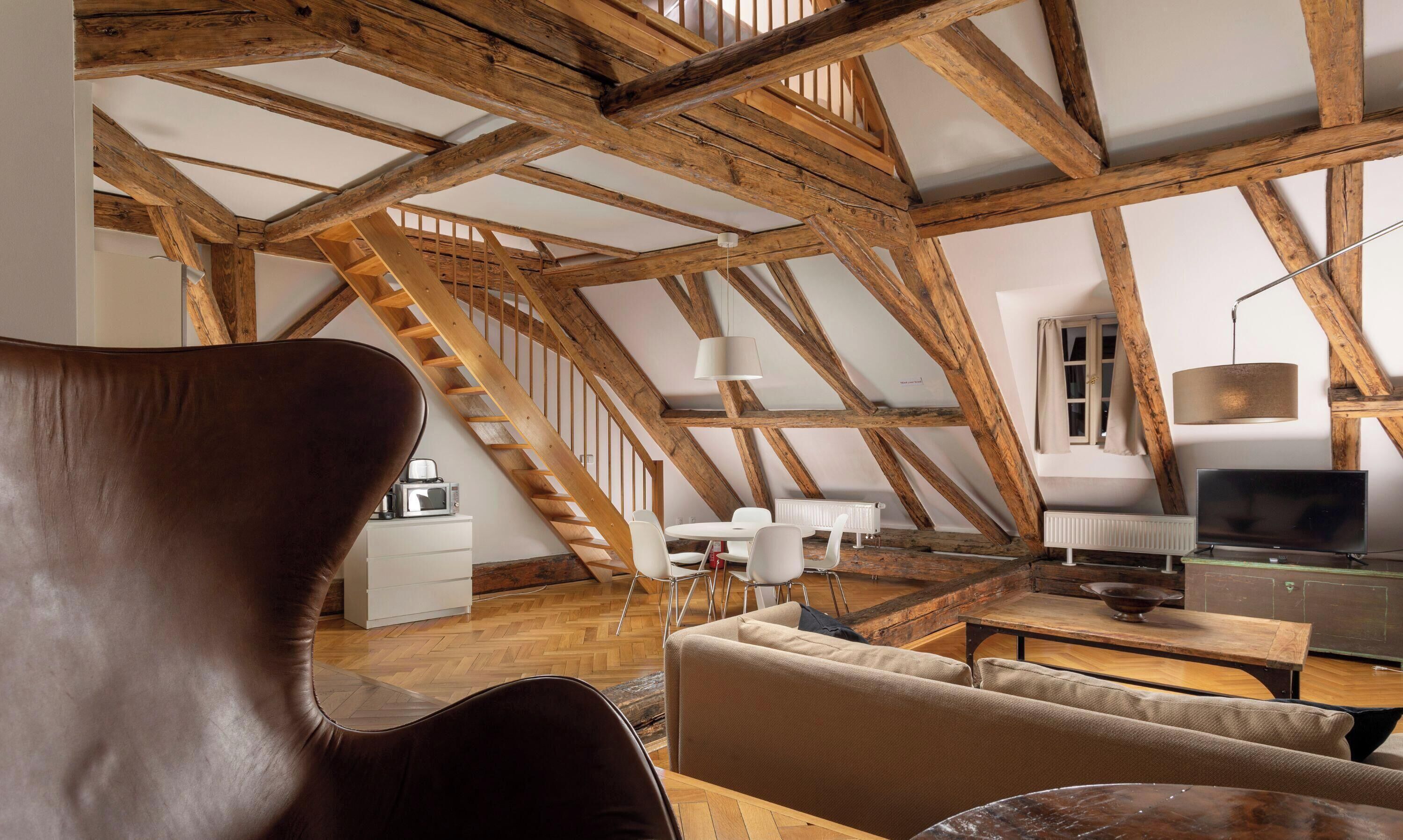 Loft | Roupas de cama antialérgicas, escrivaninha, cortinas blackout